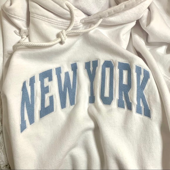 Brandy Melville White New York Christy Hoodie - Picture 16 of 16